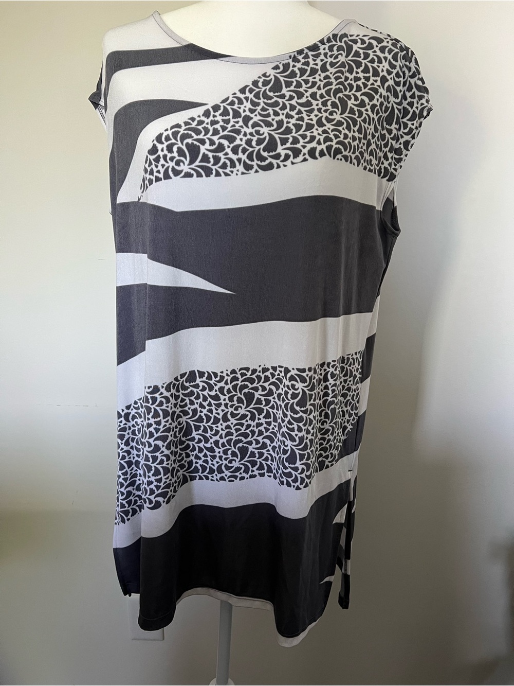 Chico's Black and White Asymmetrical Graphic Tunic Dress